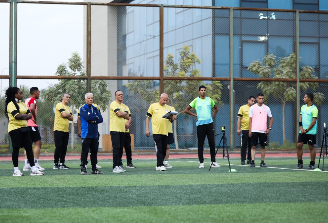 محاضرات نظرية وعملية للمحاضرين ومعدى اللياقة البدنية للحكام