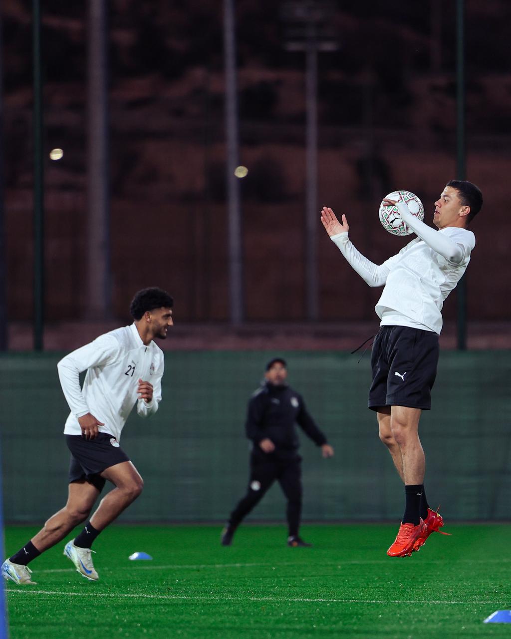 منتخب مصر يواصل تدريباته قبل مواجهة كوت ديفوار
