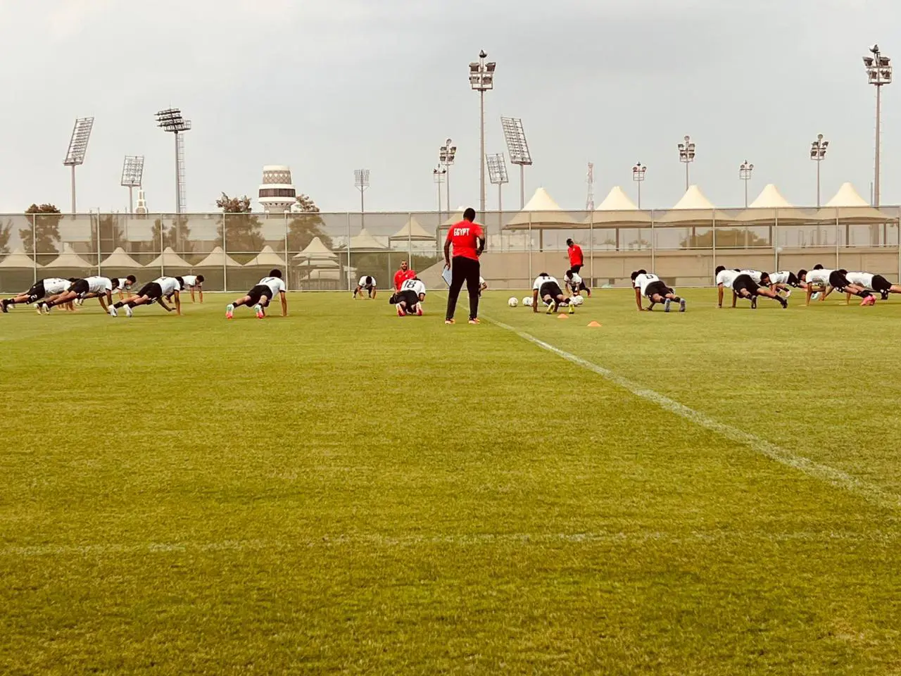المنتخب الوطني تحت ١٧ سنة يختتم تحضيراته لمواجهة العراق غدًا في كأس الخليج