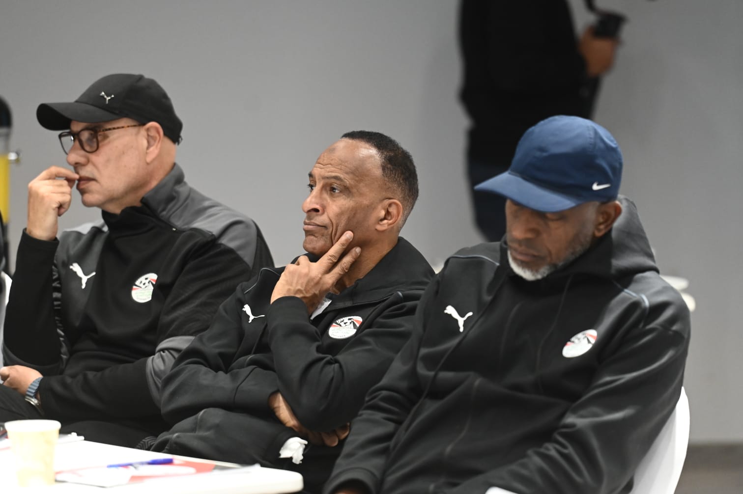 صور محاضرة pro1  عن طرق التعامل مع وسائل الإعلام