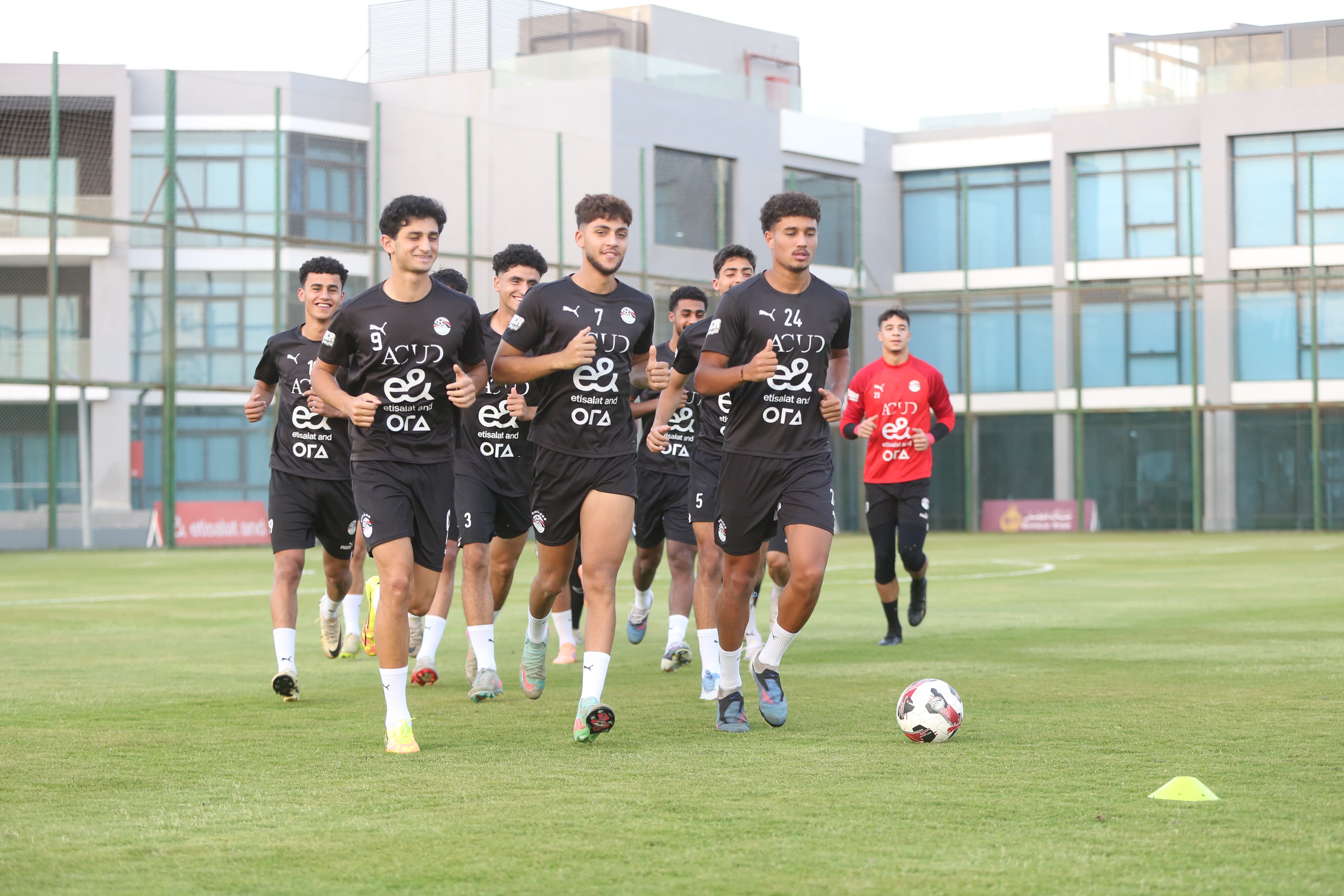 بالصور: منتخب الشباب يواصل استعداداته لمواجهة روسيا ودياً