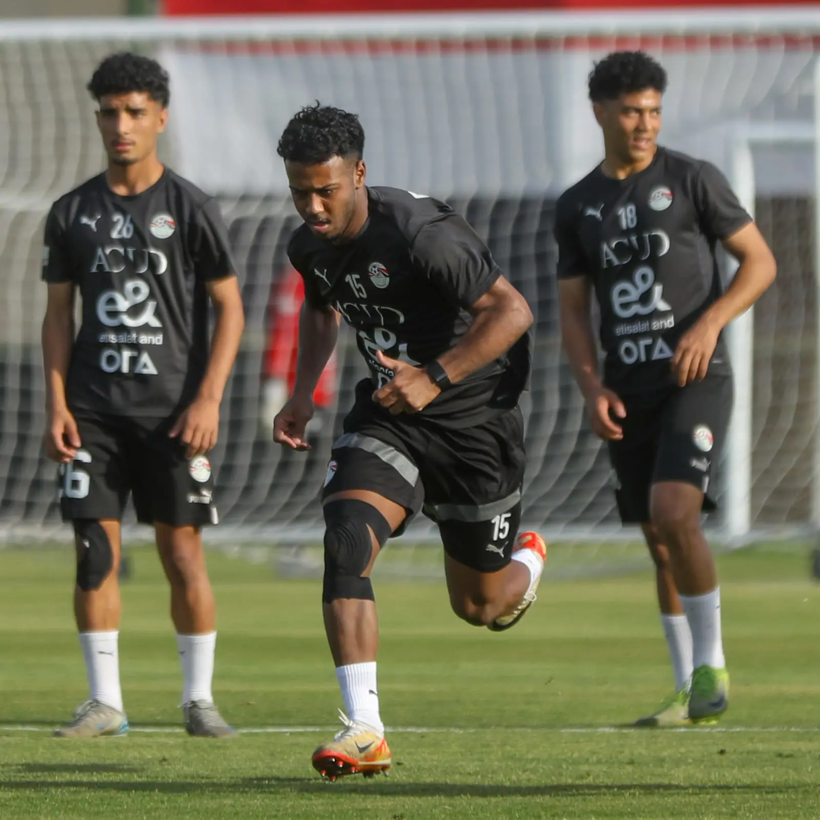 بالصور.. منتخب الشباب يواصل استعداداته لمواجهة روسيا ودياً