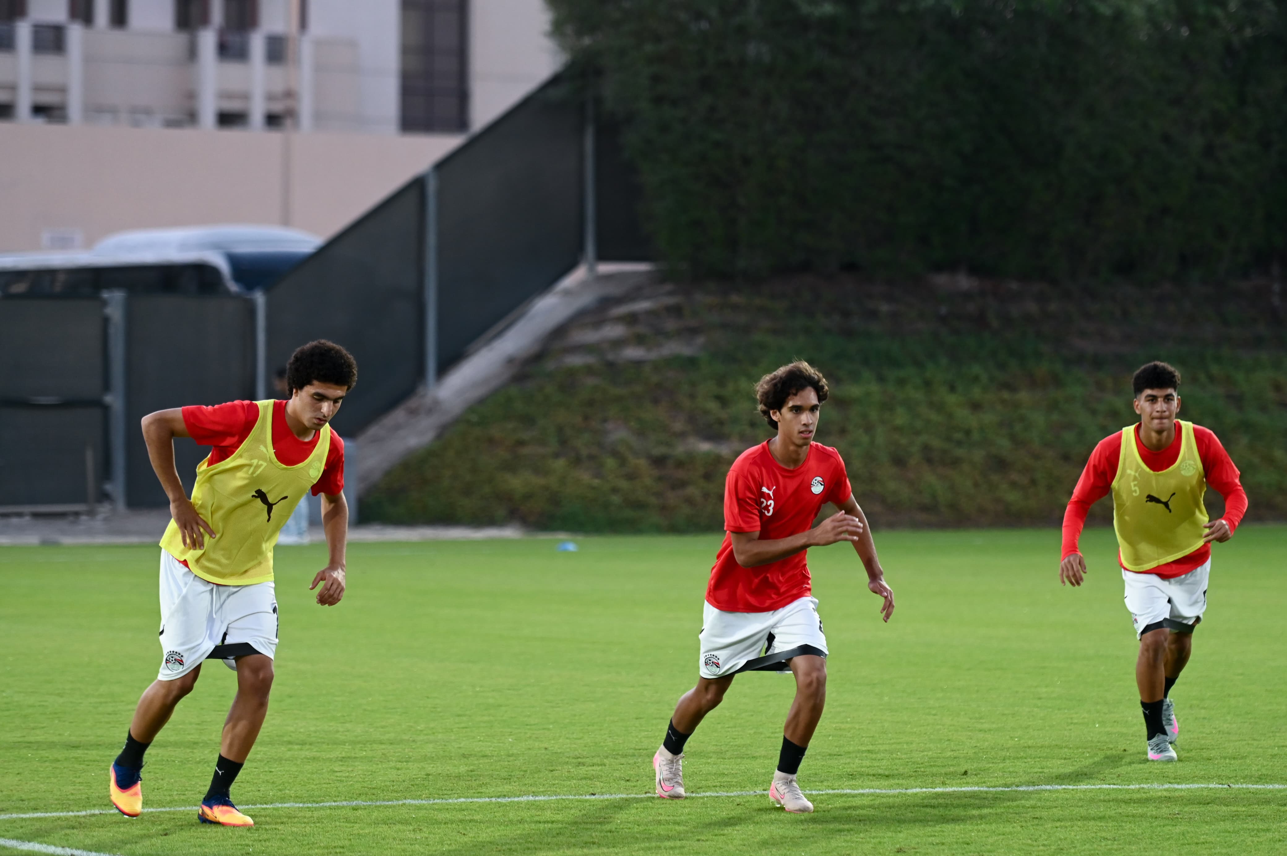 المنتخب الوطني تحت 17 عامًا يختتم استعداداته لمواجهة قطر وديًا 