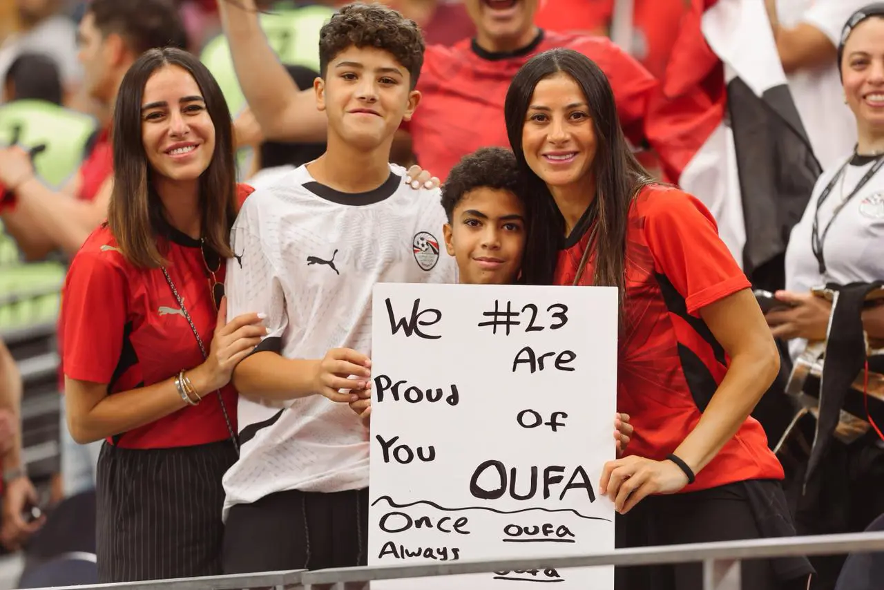 بالصور.. الجماهير المصرية تؤازر لاعبي منتخبنا الوطني قبل انطلاق مواجهة أستراليا