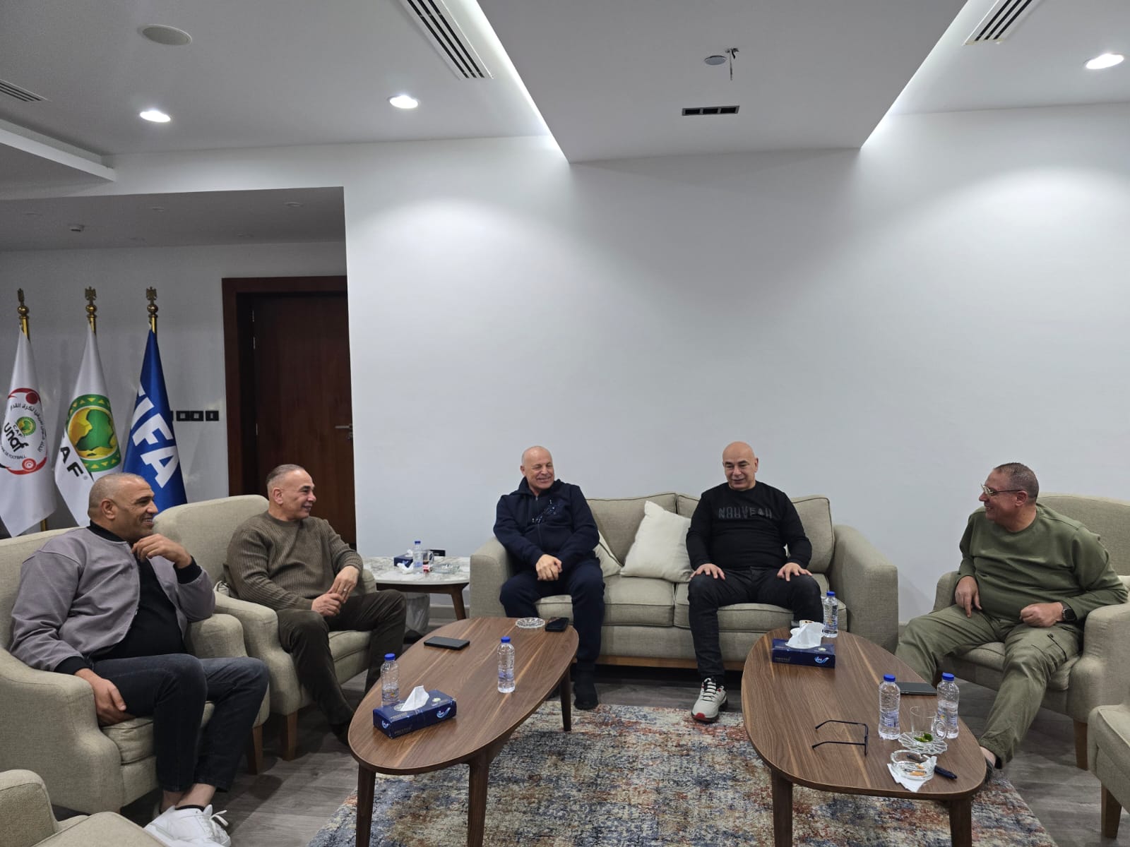 صور اجتماع أبوريدة مع الجهاز الفني للمنتخب الوطني