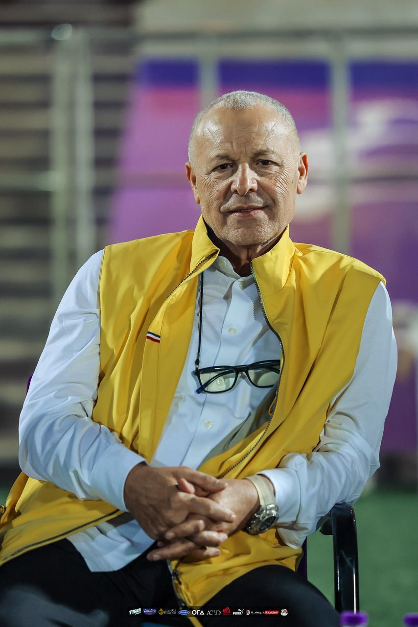 في حضور أبو ريدة.. المنتخب الوطني يتدرب على ملعب هزاع بن زايد استعدادًا لأوزبكستان