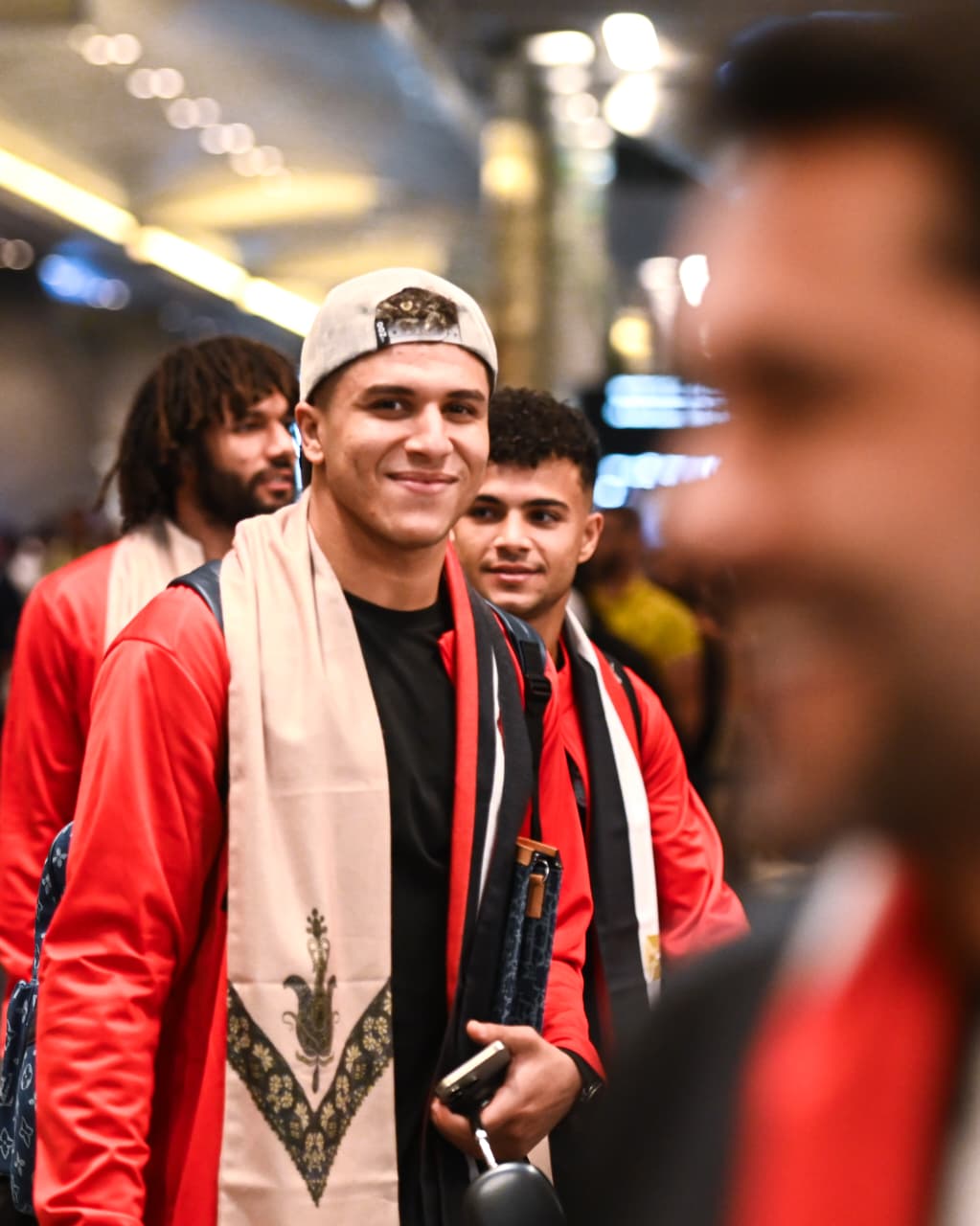 جماهير مصر في استقبال بعثة منتخب مصر المشارك في كأس العرب عند وصولها للدوحة