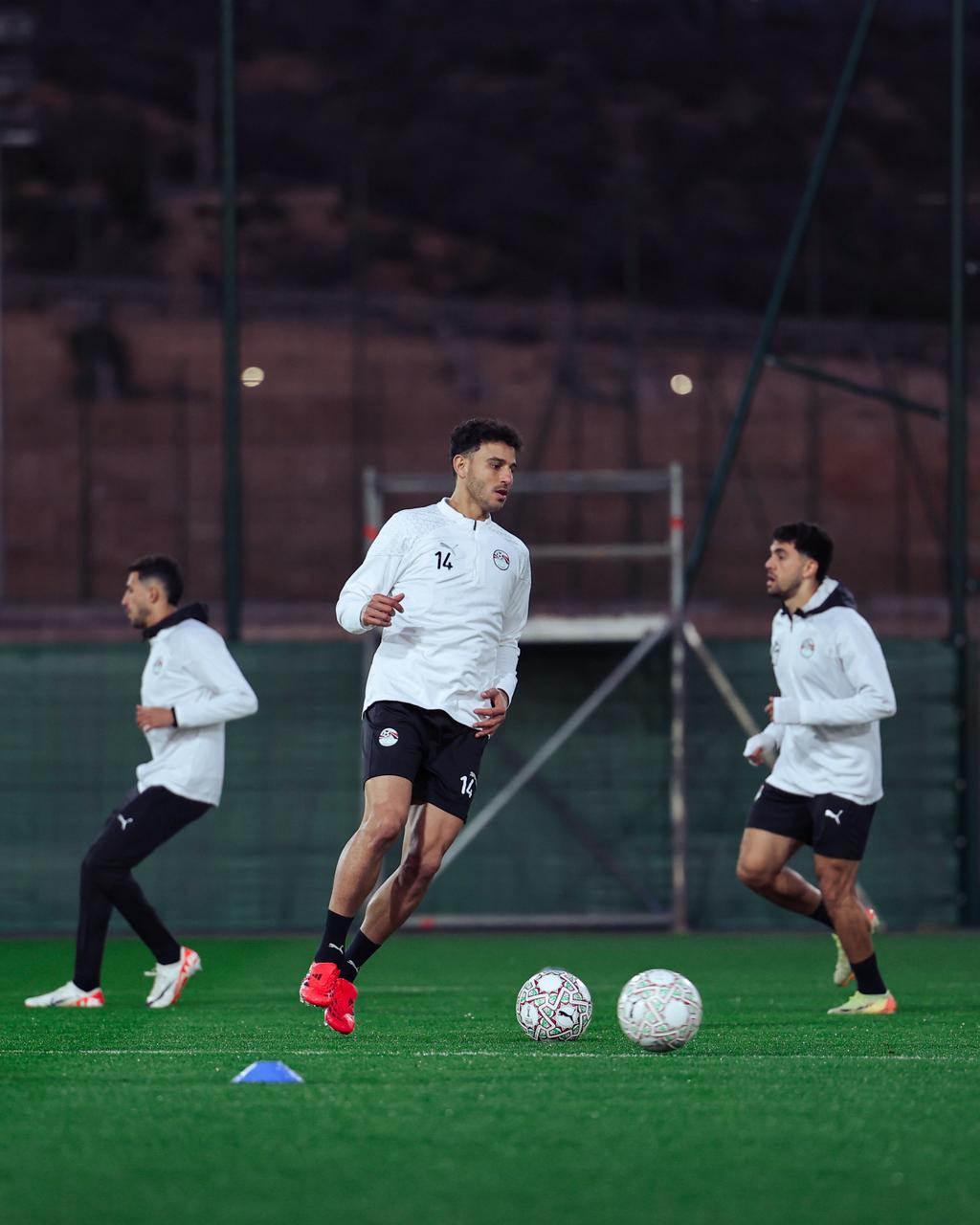 منتخب مصر يواصل تدريباته قبل مواجهة كوت ديفوار