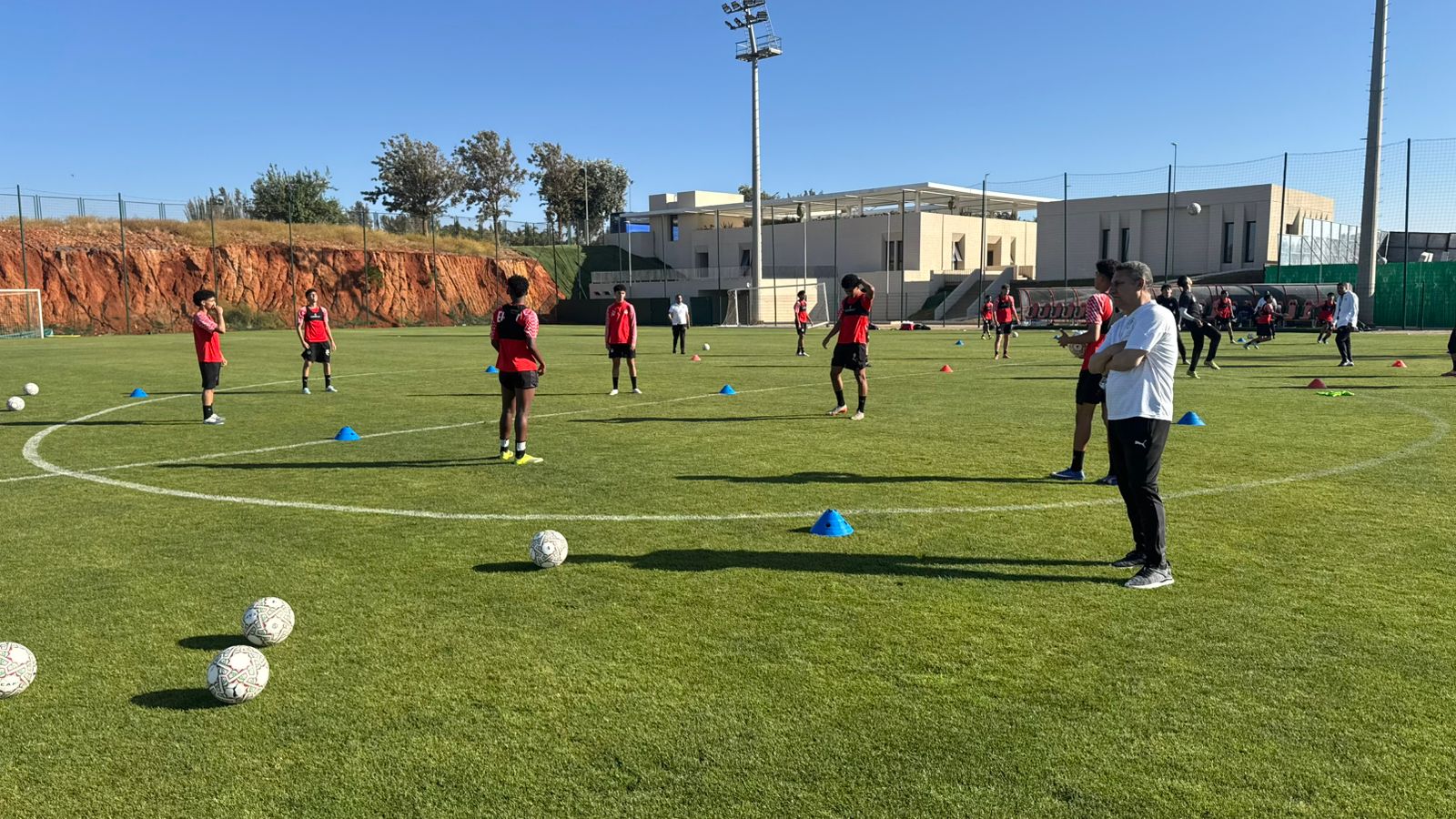 بالصور: منتخب الناشئين يختتم تحضيراته للقاء تنزانيا في نصف نهائي كأس أفريقيا