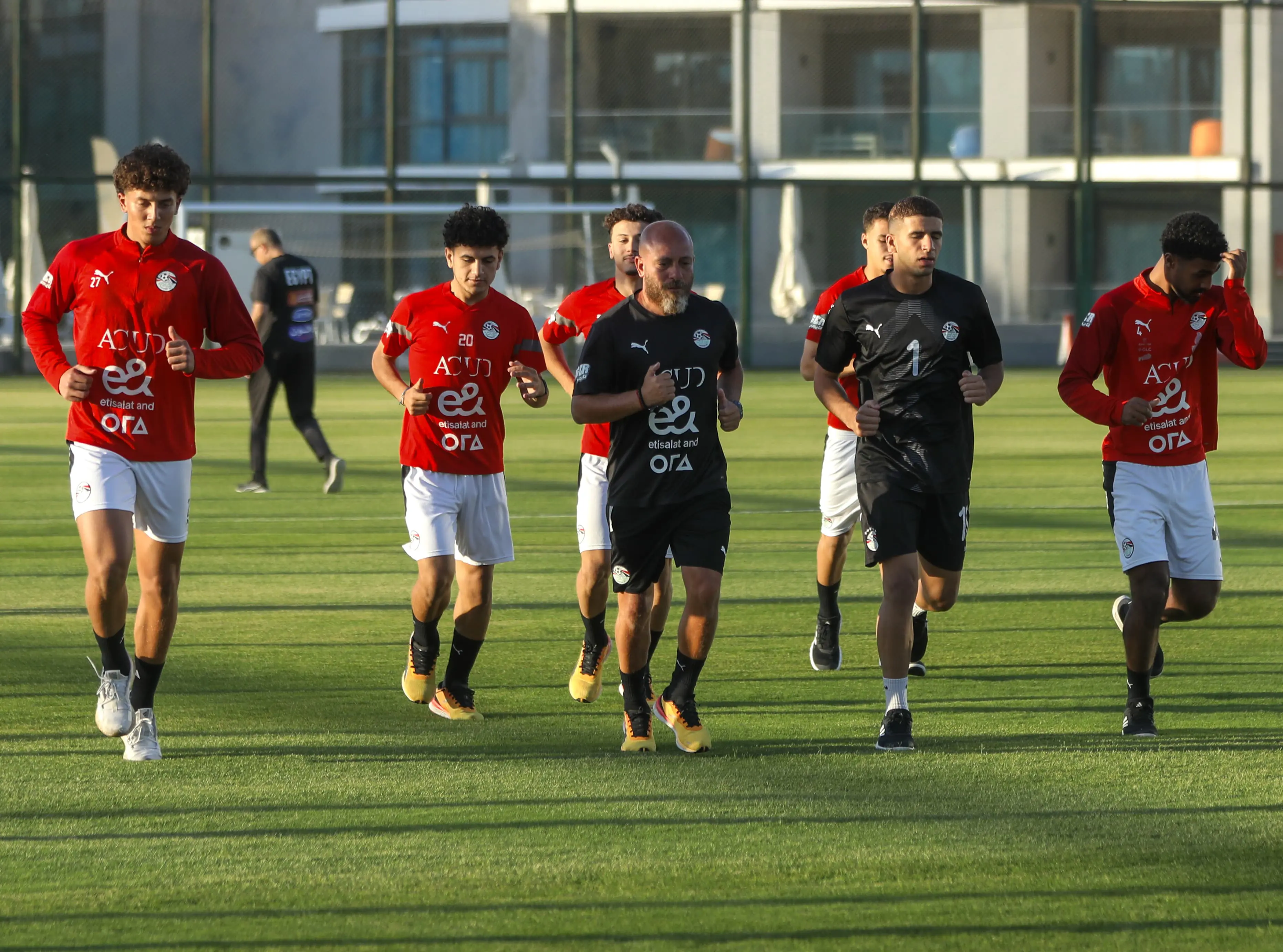 بالصور.. انطلاق معسكر يوليو لمنتخب الشباب بمشاركة جميع اللاعبين