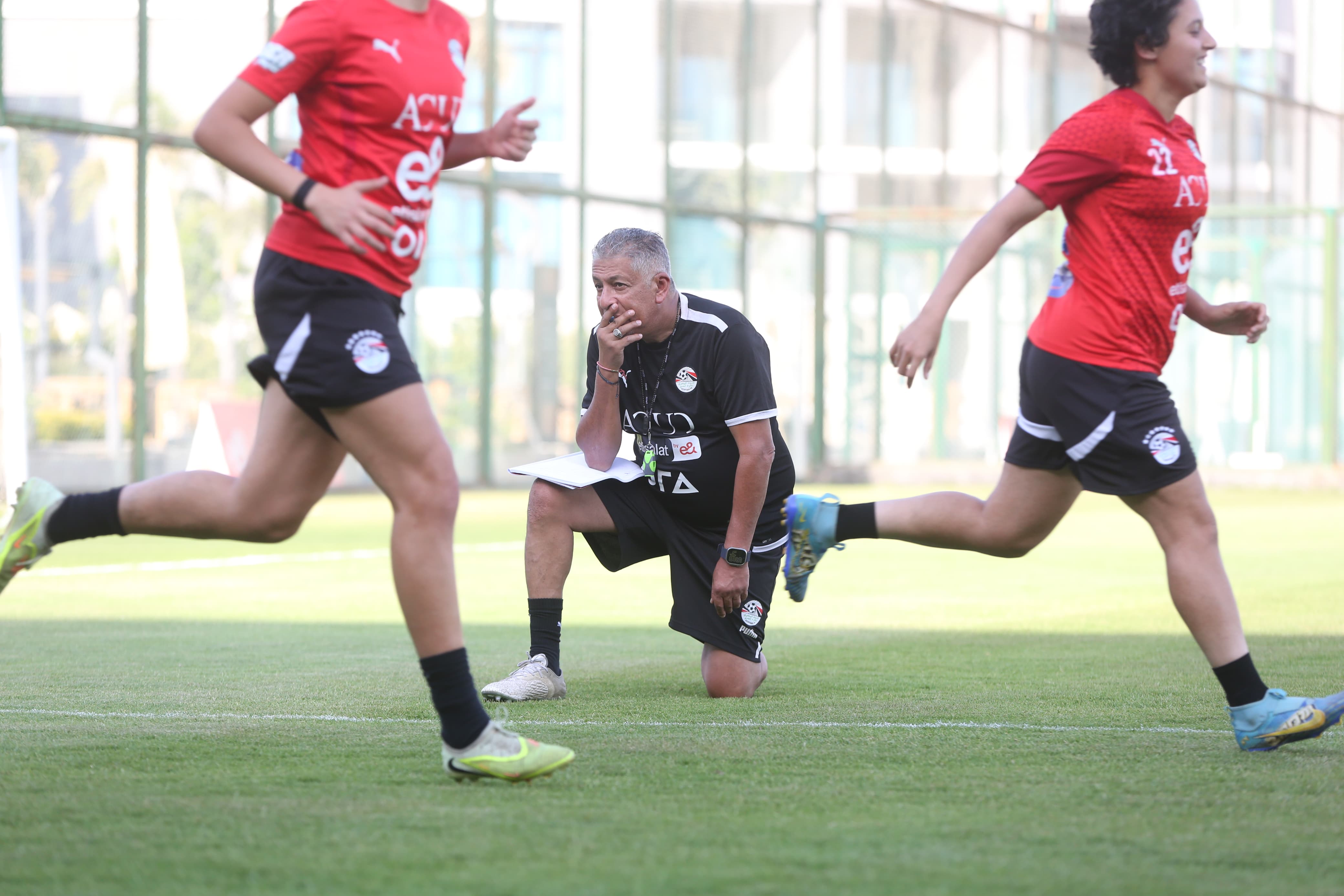 بالصور: تدريب منتخب السيدات