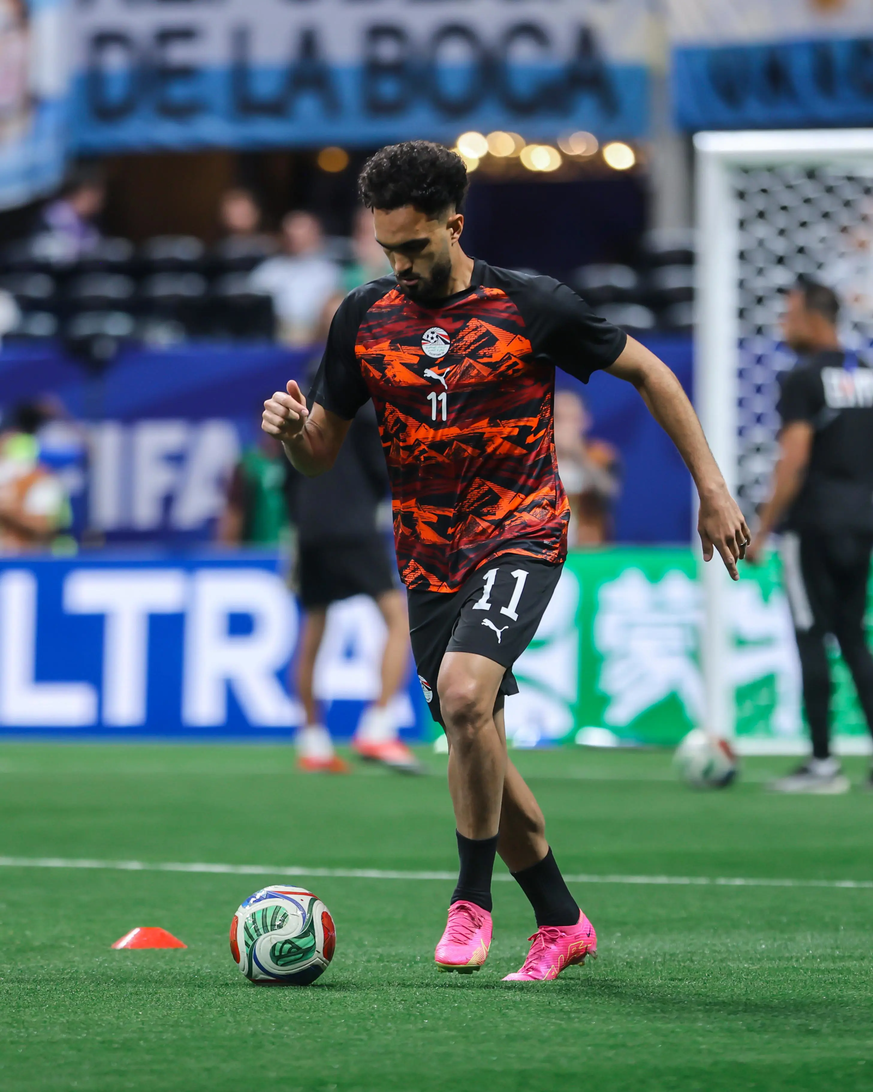 بالصور.. لاعبو منتخب مصر يخوضون فترة الإحماء قبل مواجهة الأرجنتين