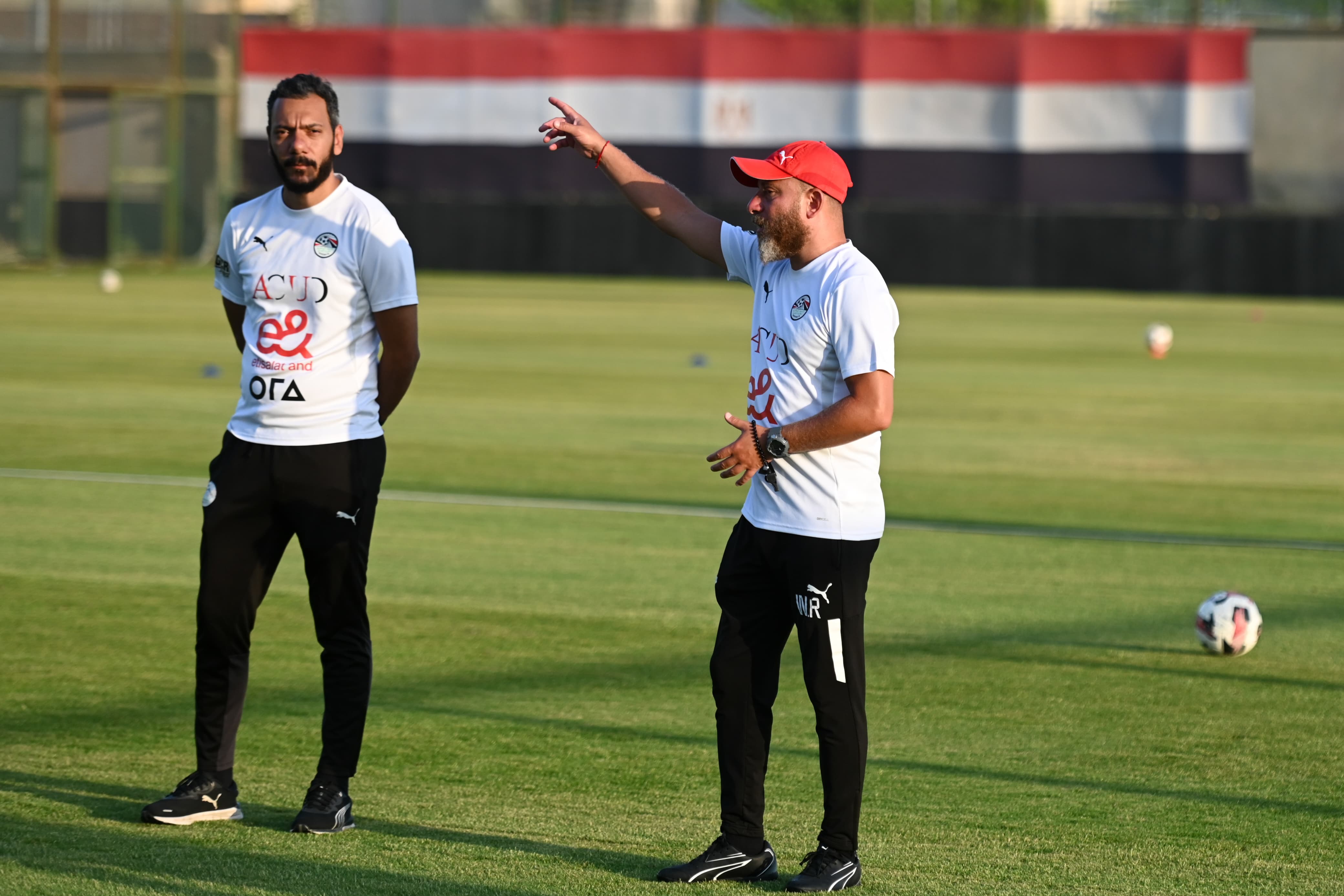 بالصور.. منتخب الشباب يواصل تدريباته بقيادة وائل رياض