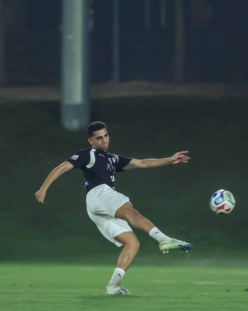 منتخب مصر يخوض تدريبه الأول في جدة استعداداً لودية السعودية 