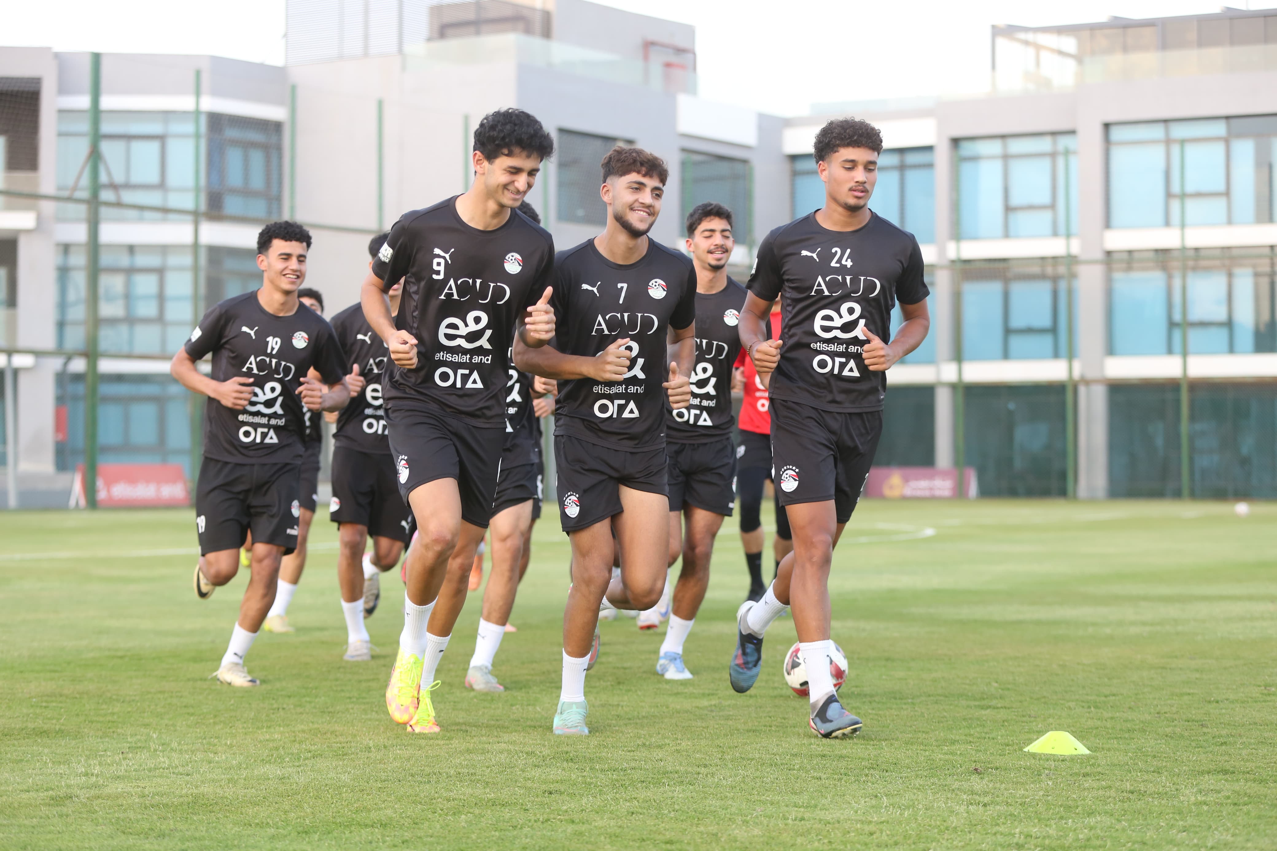 بالصور: منتخب الشباب يواصل استعداداته لمواجهة روسيا ودياً