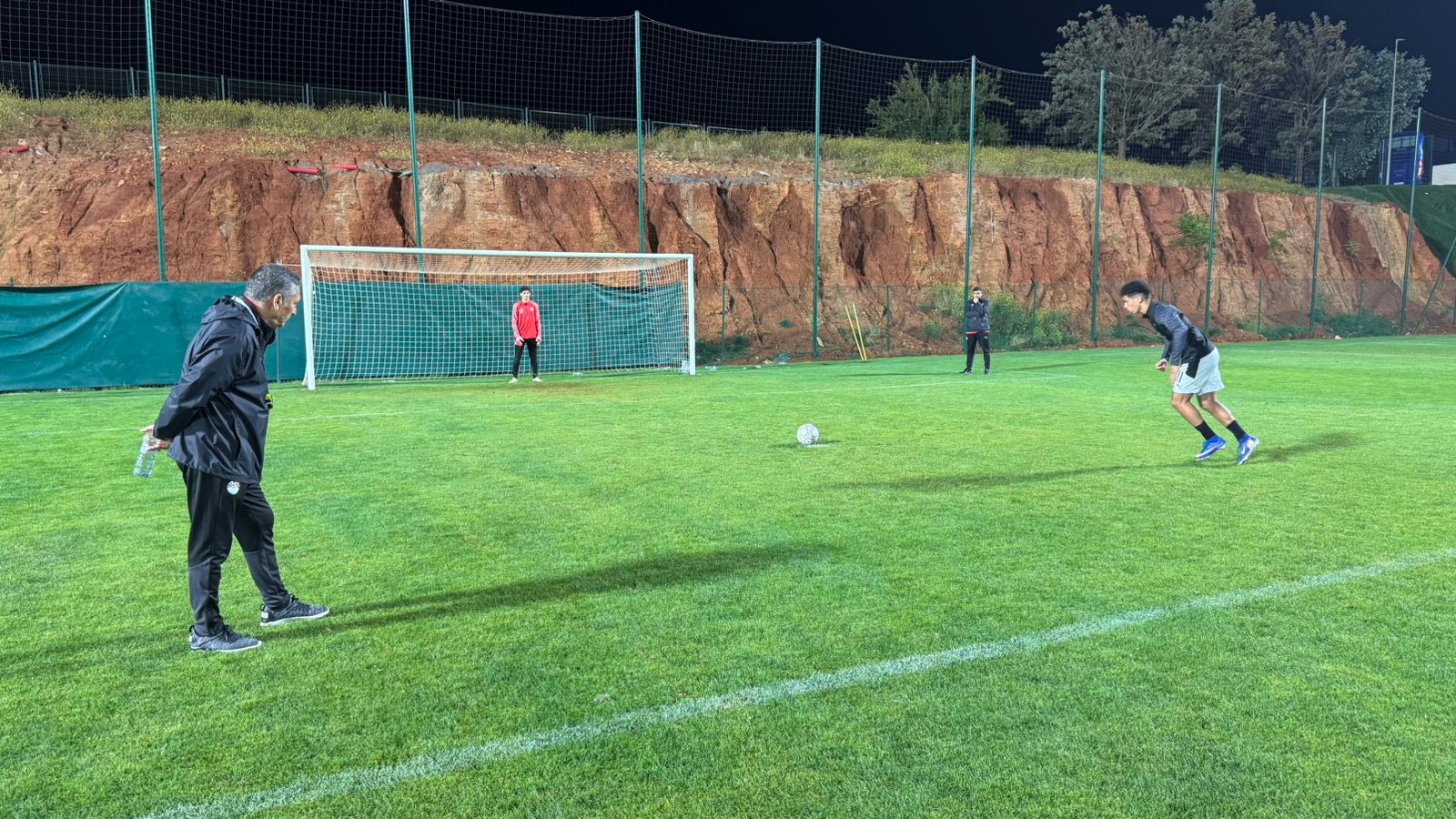 بالصور: منتخب مصر للناشئين يختتم تحضيراته لمواجهة المغرب
