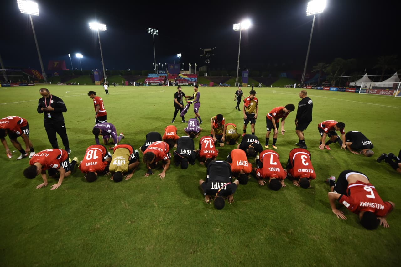 فرحة المنتخب الوطني تحت 17 سنة بعد التعادل مع فنزويلا بعشرة لاعبين