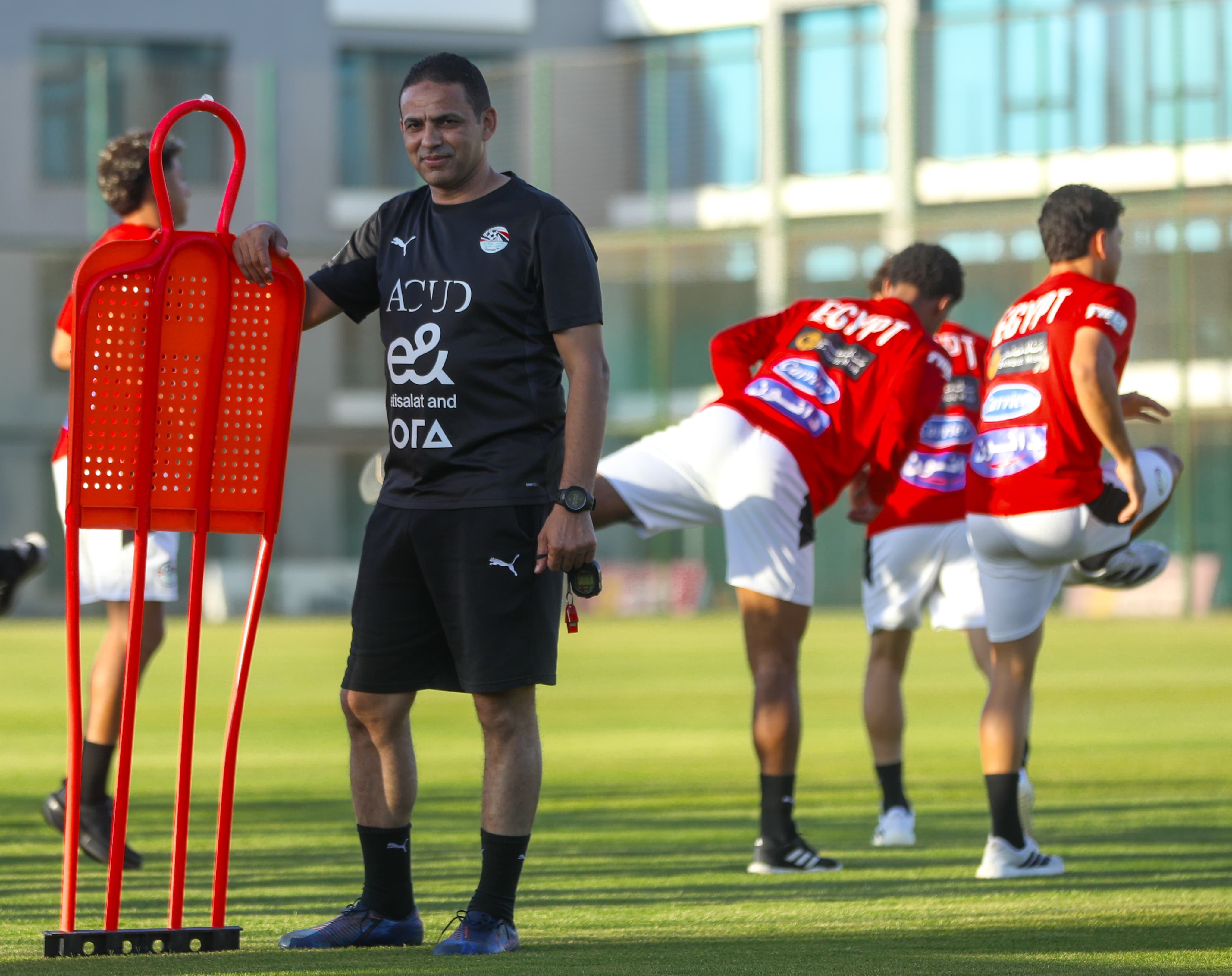 بالصور.. انطلاق معسكر يوليو لمنتخب الشباب بمشاركة جميع اللاعبين