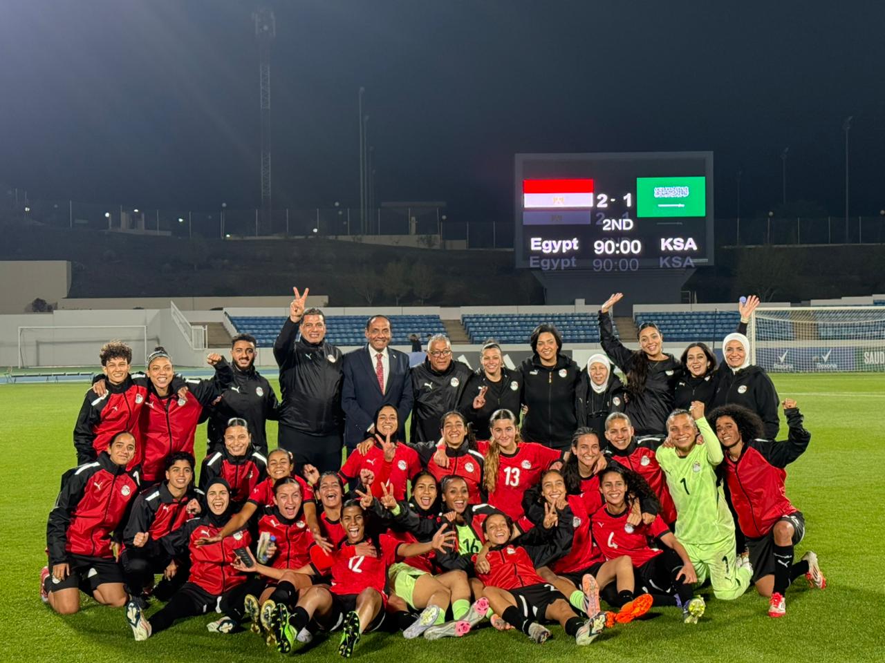 بالصور: منتخب الكرة النسائية يتفوق على شقيقه السعودي ودياً