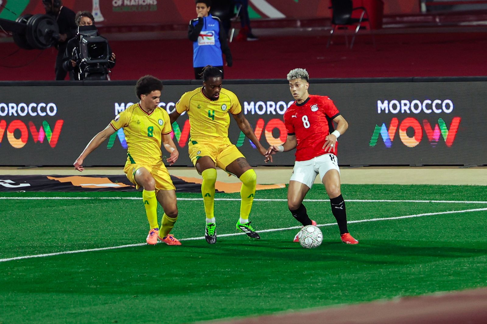 صور الشوط الأول من لقاء مصر وزيمبابوي