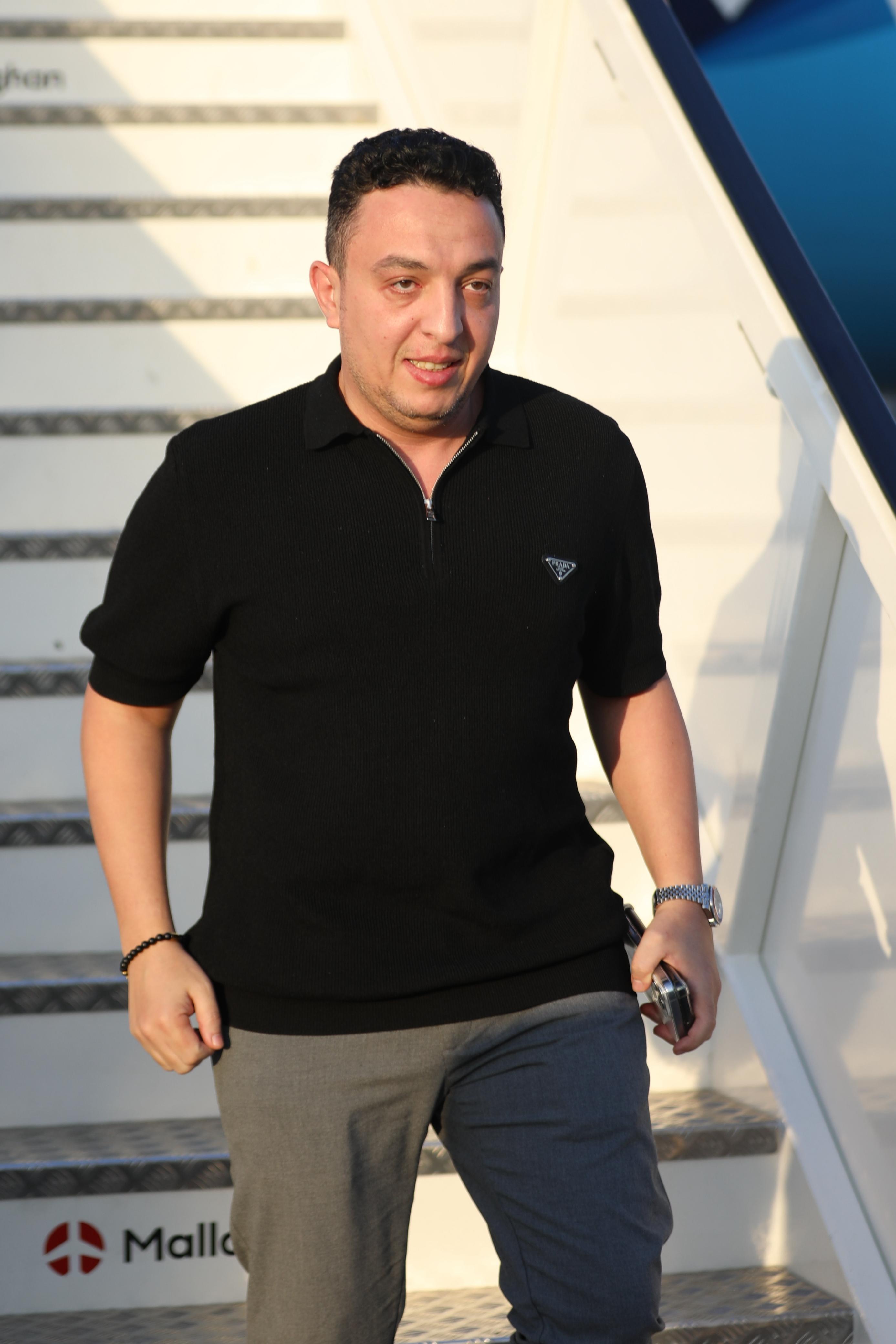 وصول بعثة المنتخب الوطني من واجادوجو ووزير الشباب والرياضة في استقبالها