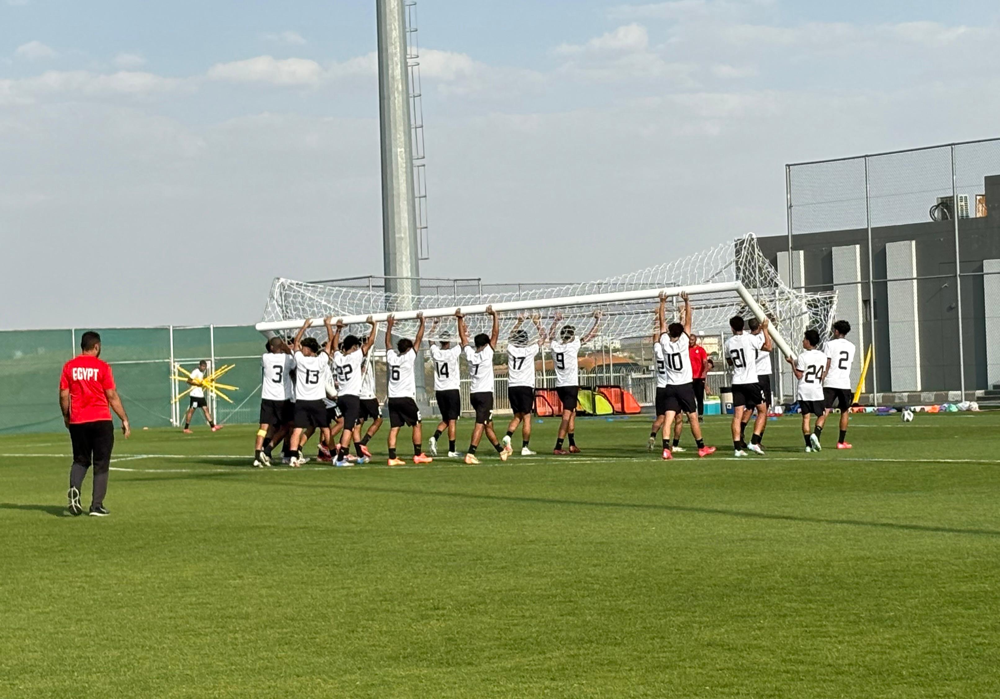 المنتخب الوطني تحت ١٧ سنة يختتم تحضيراته لمواجهة العراق غدًا في كأس الخليج