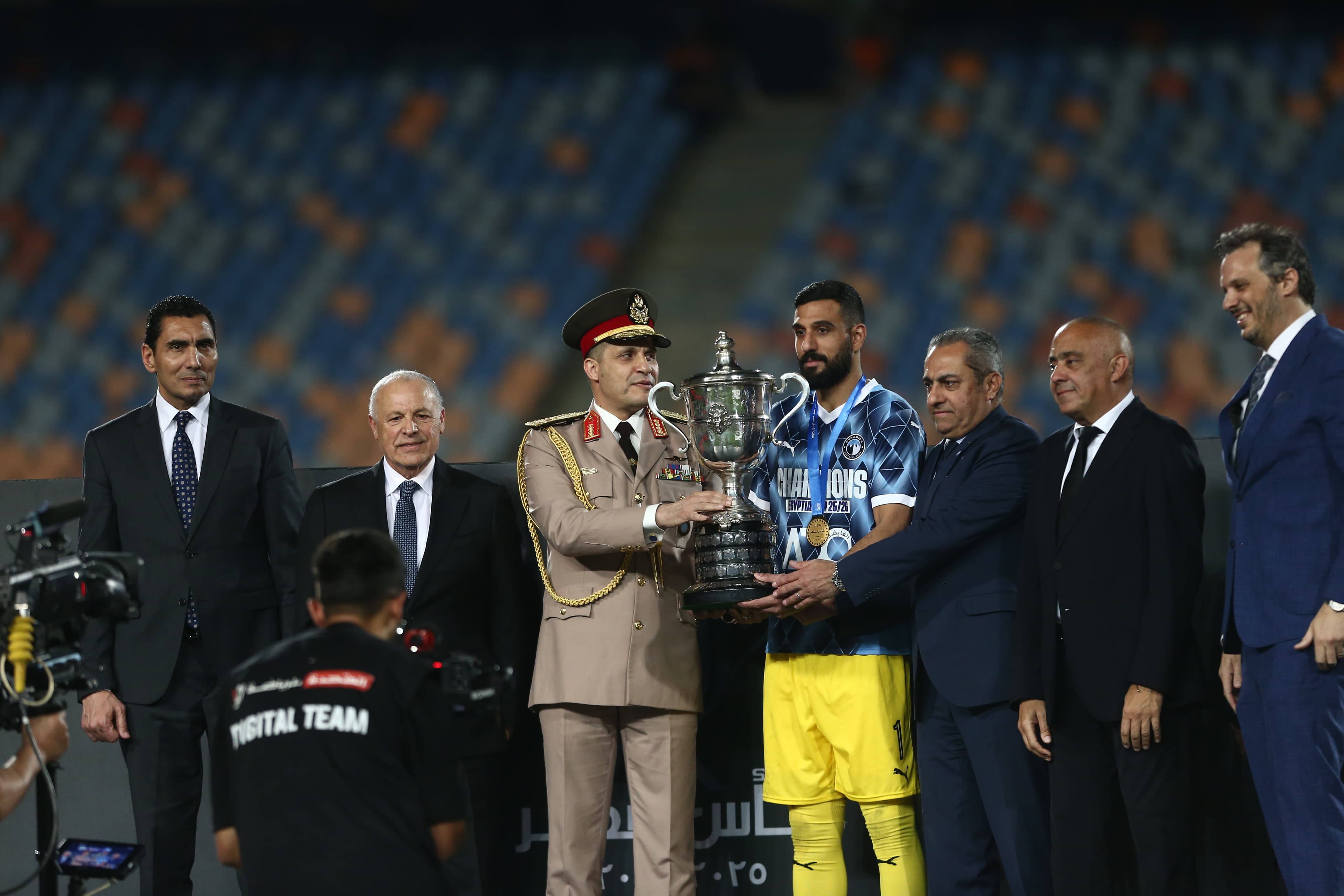 بالصور: مراسم تتويج بيراميدز بكأس مصر