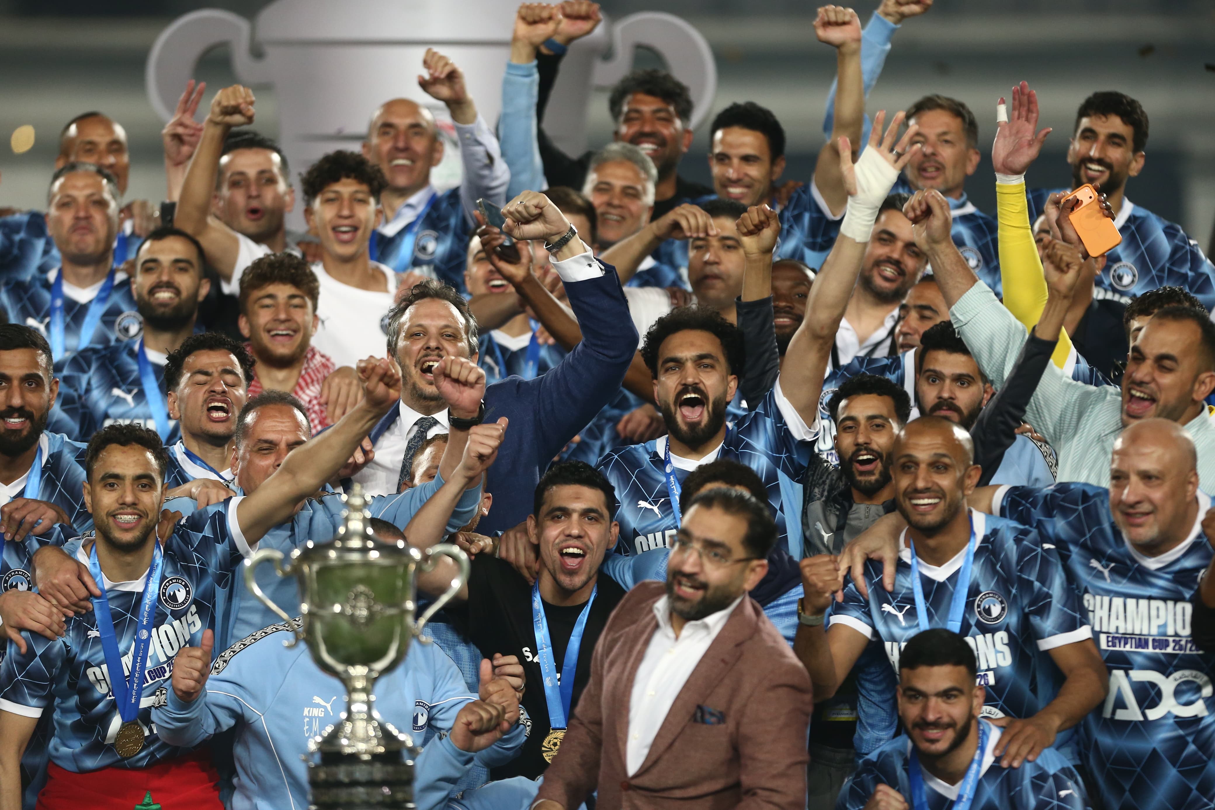 بالصور: مراسم تتويج بيراميدز بكأس مصر