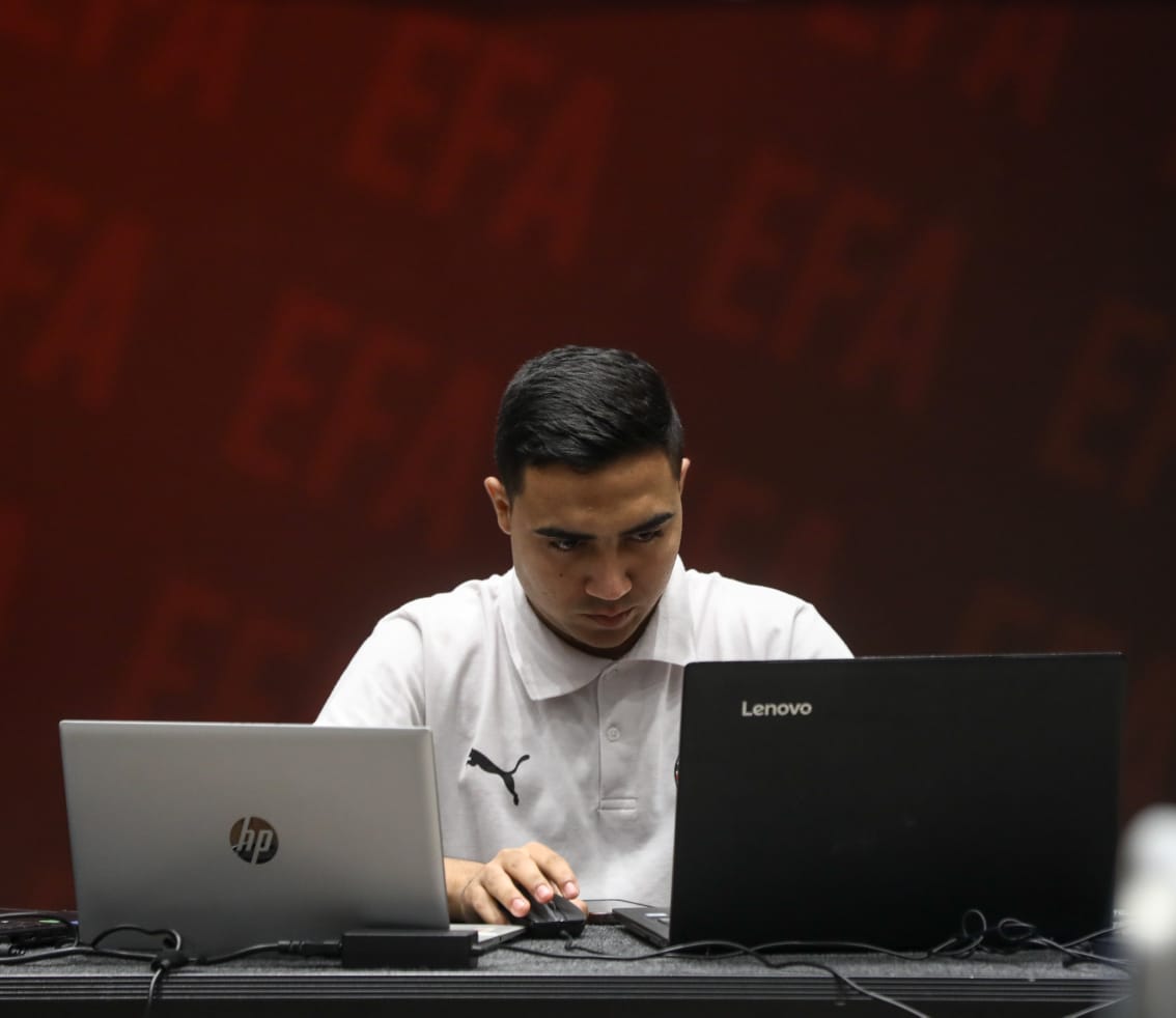 محاضرات نظرية وعملية للمحاضرين ومعدى اللياقة البدنية للحكام