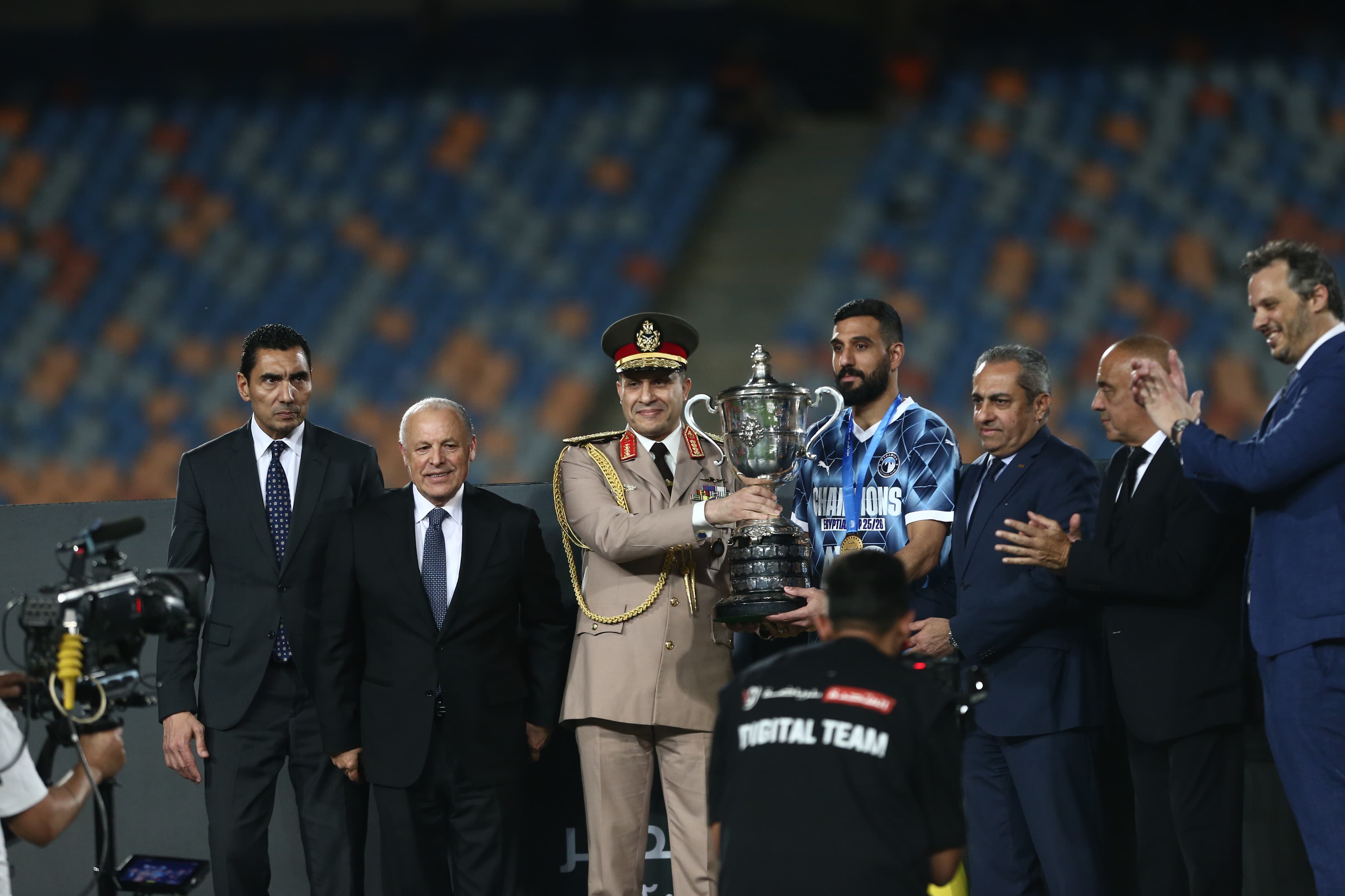 بالصور: مراسم تتويج بيراميدز بكأس مصر