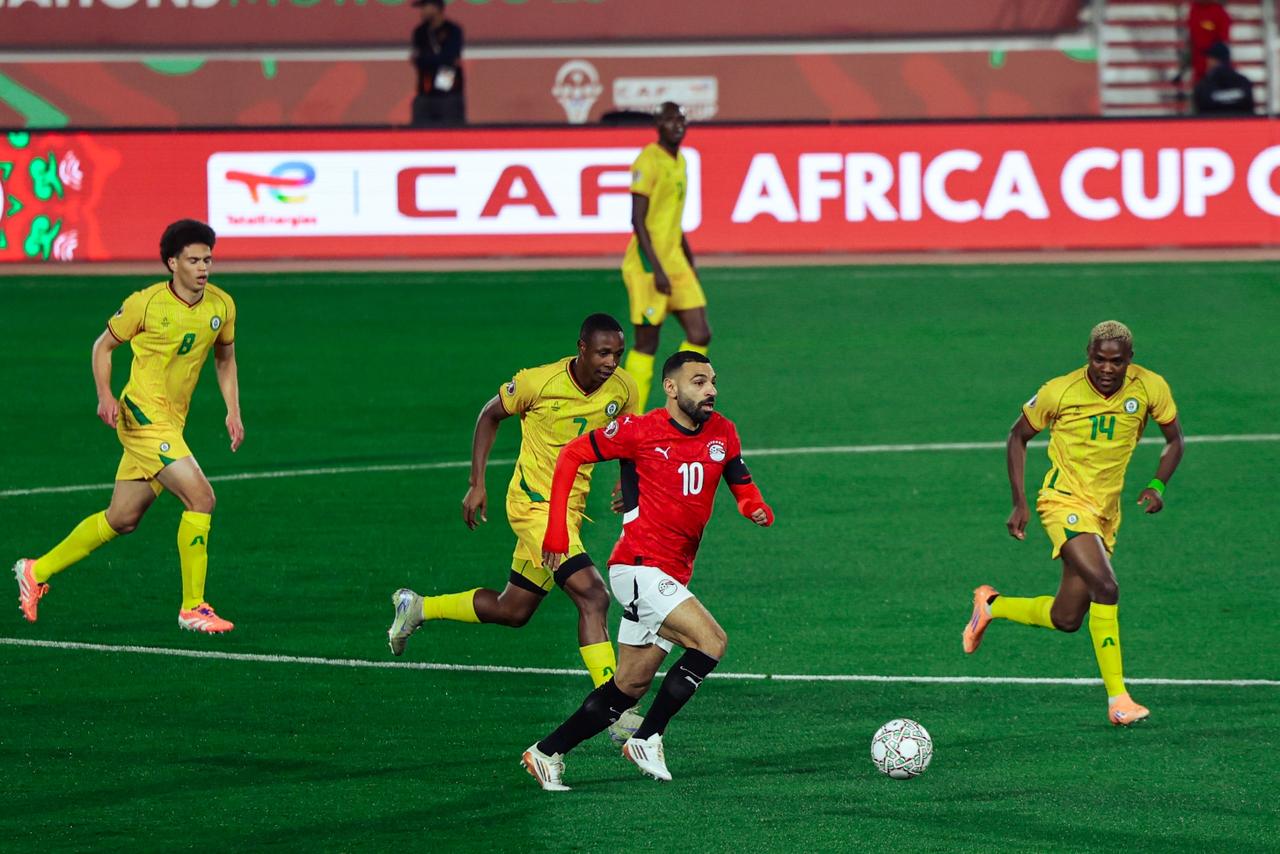 صور الشوط الأول من لقاء مصر وزيمبابوي