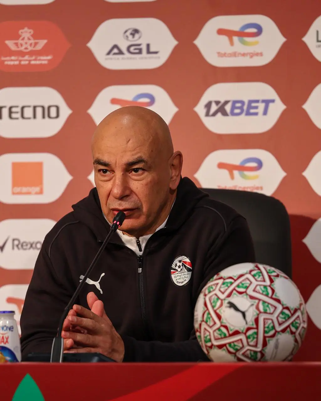 حسام حسن و"تريزيجيه" في المؤتمر الصحفي قبل لقاء كوت ديفوار غدا