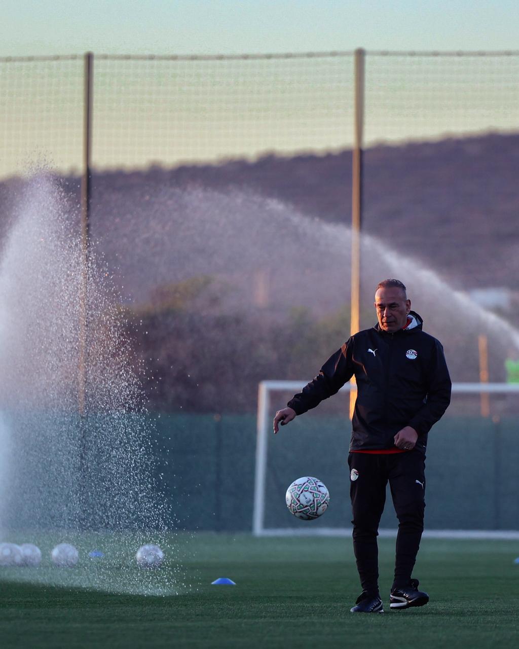 منتخب مصر يواصل تدريباته قبل مواجهة كوت ديفوار