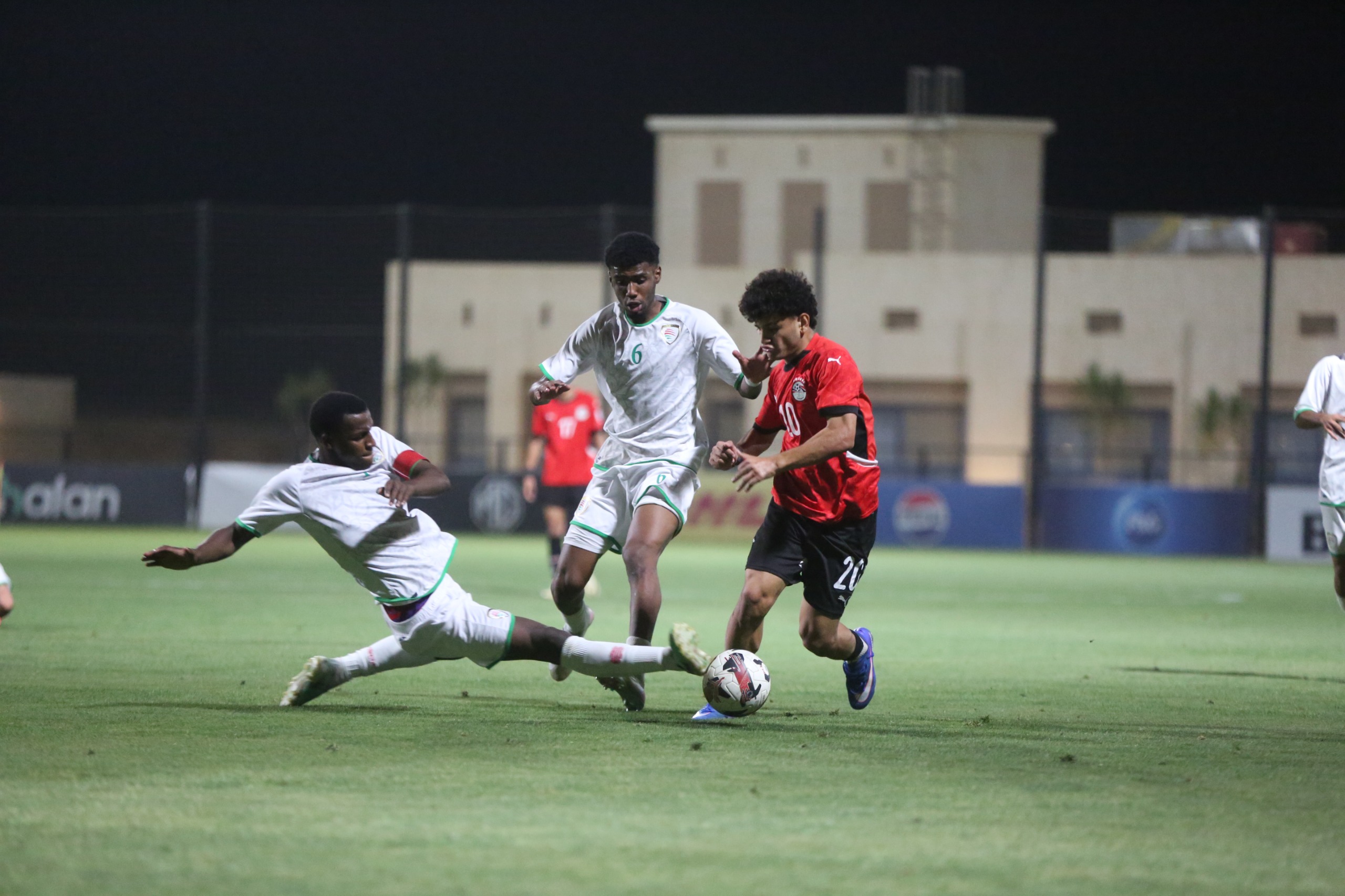 بالصور: منتخب الشباب يكرر فوزه على نظيره العماني (2 - 1) ودياً
