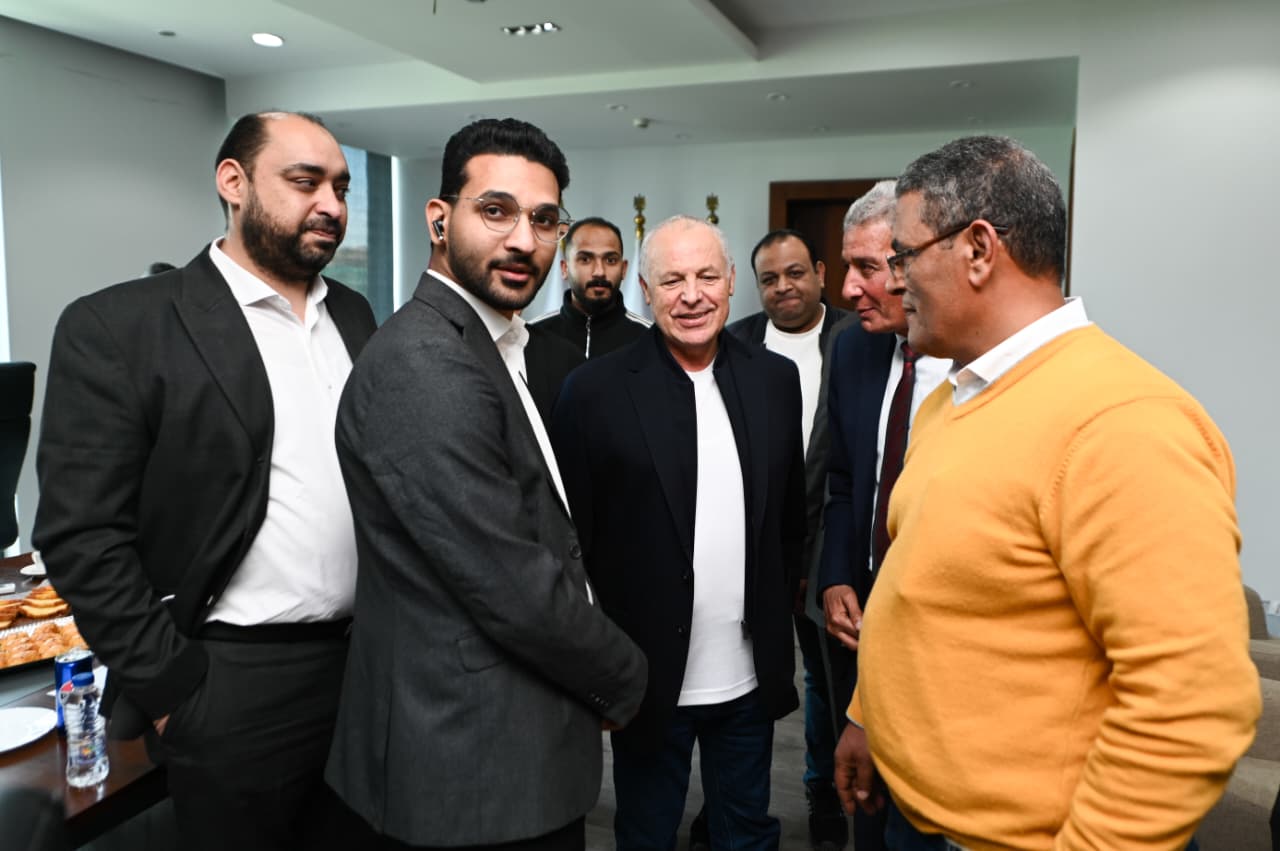 بالصور: أبوريدة يجتمع مع مجموعة من رؤساء الأندية