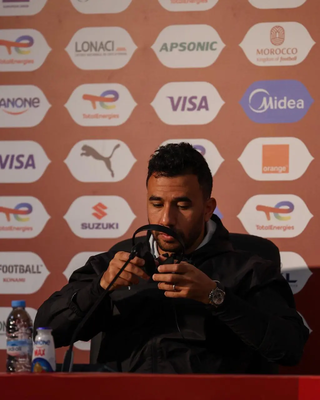 حسام حسن و"تريزيجيه" في المؤتمر الصحفي قبل لقاء كوت ديفوار غدا